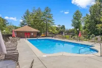 NEW Cozy Condo I-4 @ Beautiful Lake Cumberland - perfect family getaway! Hotels in 
