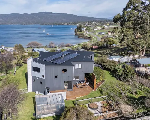 Quarry Hill Lookout ..... scenic views, luxurious amenities, relaxing atmosphere Hotels in Geeveston
