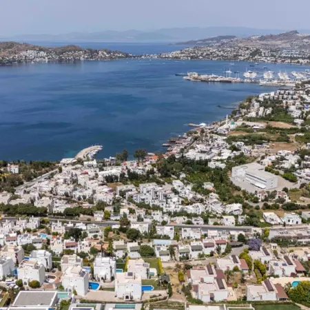 Stunning Villa with Private Pool and Luxuriest Views