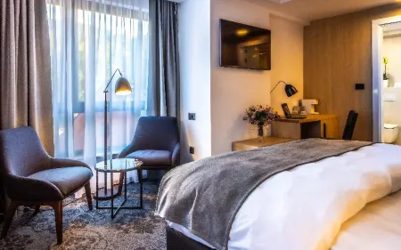 Apeiro City Avant-Garde Hotel