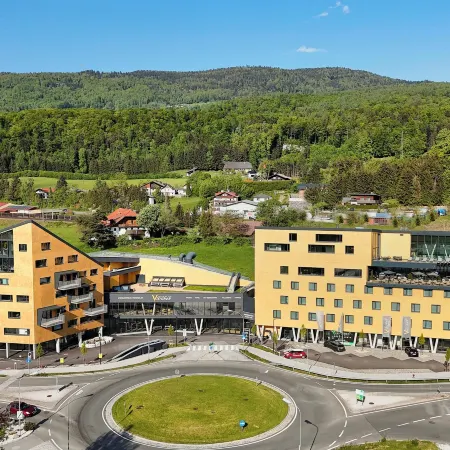 Hotel im Zentrum für Visionen Отели рядом с достопримечательностью «Фонтаны Хельбрунн»