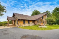 Fox River Luxury Estate: Pool, Sauna & Eagle Views - Homestays