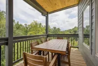 Gorgeous Brand-new Home w Pool Game Room Hot Tub