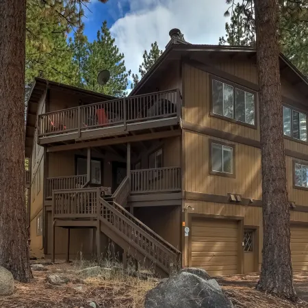 Family Fun Getaway - 3 Story Condo