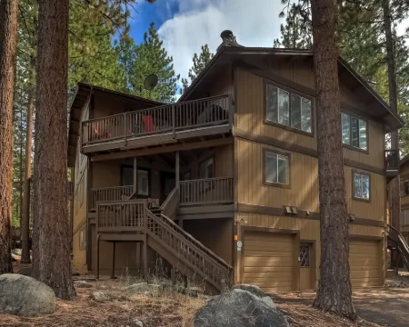 Family Fun Getaway - 3 Story Condo Hotels in Zephyr Cove–Round Hill Village