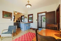 Charming 2-bedroom house in Viroqua with AC