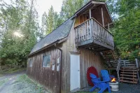 Quiet carriage suite near vinyards and lake