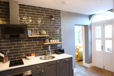 Old Rectifying House Superior Apartment Hotels near University of Worcester