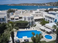 Polos Hotel Paros فنادق في باروس