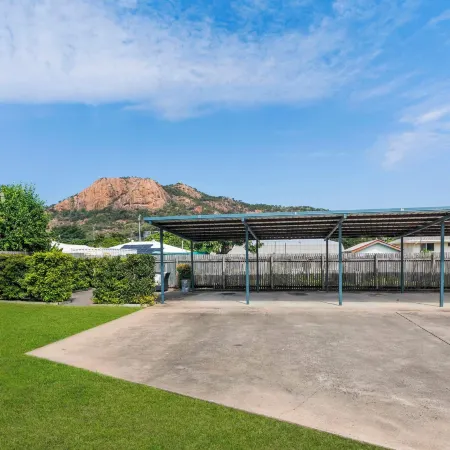 Townsville Suites Отели рядом с достопримечательностью «The Strand Beach»