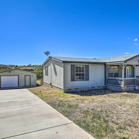 Quiet Tombstone Retreat ~ 3 Mi to Historic Dtwn!