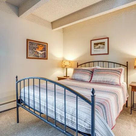 2 Blocks to Main St Downtown Frisco Condo!