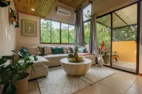 Cozy studio with WiFi and AC in nice Quepos