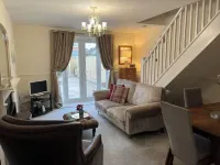 Cosy home in quiet cul-de-sac. Private fenced garden and free parking.