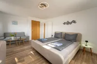 Fantastic apartment with water access House on the lakeshore starboard