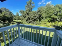 Cozy 1-bedroom condo in Burlington, pet friendly