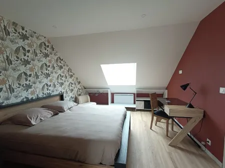 Room in 2-person apartment Отели в г. Экомуа