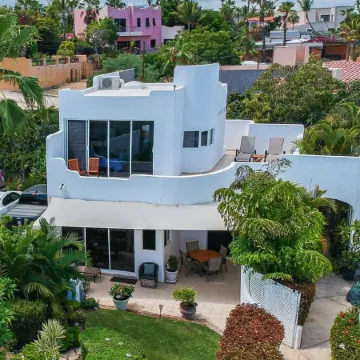 Private 3 bed 3 bath home with it's own pool and amazing ocean views.