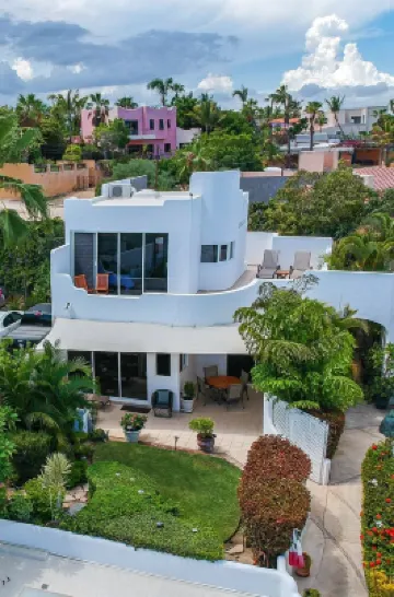 Private 3 bed 3 bath home with it's own pool and amazing ocean views.