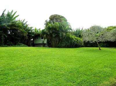 Great location between Hana Town and Hamoa Beach, private, family-friendly Hotels near Hamoa Beach