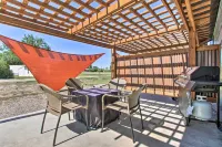 Pet-Friendly Choteau Townhouse with Gas Grill! - Wifi