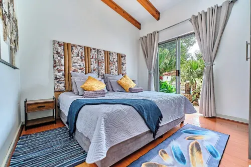 Advas Place - Grand 5 with inverter; pool and wifi in delightful Sandton