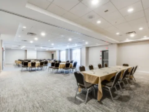 Embassy Suites by Hilton Louisville East Hotels in Lyndon