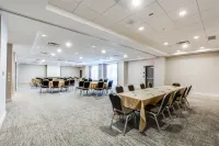 Embassy Suites by Hilton Louisville East Hotels in Lyndon