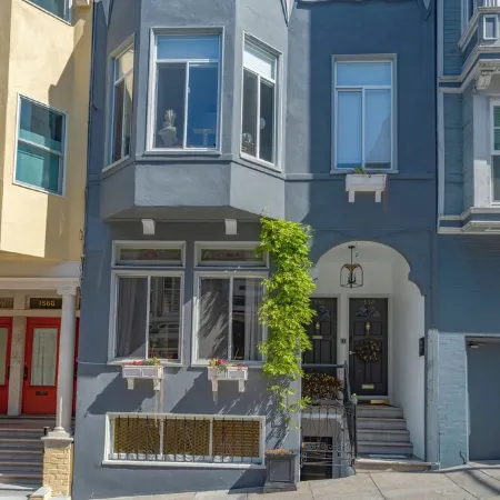 Pvt Lux Boutique Suite with Lush Patio: Historic San Francisco - 99 Walk Score