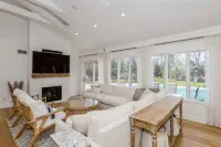 Perfect Hamptons Getaway. Heated Pool. New Outdoor Kitchen.