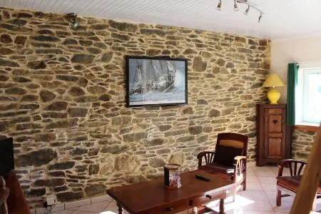 2-person house with sea view 600 meters from the beach