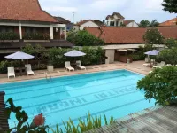 Pantai Indah Resort Hotel Timur - ビーチサイド