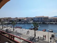 Appartement Direkt am Hafen Hotels in Meze