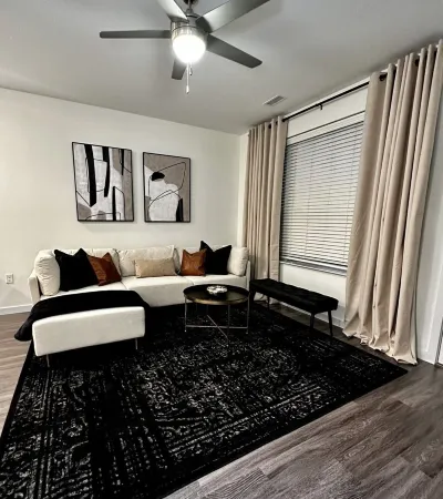 Luxury stay in the heart of the city and minutes from downtown! Free Parking! Отели рядом с достопримечательностью «Университет Ричмонд»