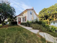 Peaceful Ravine-Backed Cottage | Firepit, BBQ & Nature Views, Pet-Friendly! Hotels in Elgin County