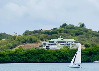 Spacious 1 bedroom apartment with pool, WiFi, AC in charming English Harbor area Hotels near Mamora Bay