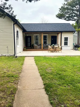 Charming home near downtown Warsaw