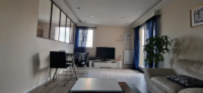 Face au Stade Olympique, Oasis Urbaine de 3 Pièces à Colombes