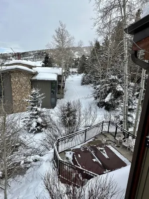 Cozy & Convenient Snowmass Studio Close to Base Village