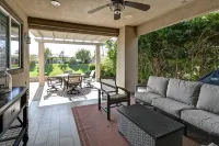 Private Golf Cart and Mountain Views - Elegant Retreat