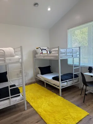 NEW GORGEOUS MODERN HOUSE VERYSTYLED FEW BLOCKS FROM FAMOUS DOWNTOWN OF WAYZATA Hotels in Wayzata