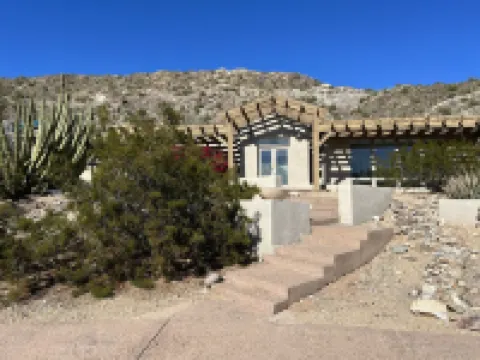 Beautiful Paradise Valley Home for rent for the Super Bowl