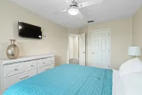 Charming  Pool 4-bedroom house with Wi-Fi And AC