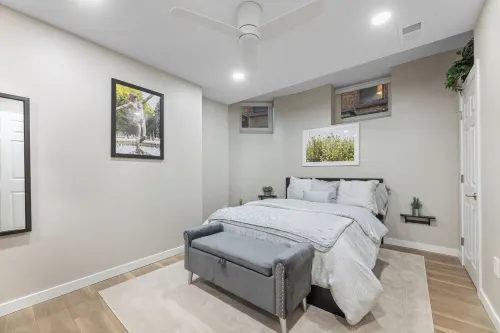 Cozy 1-bedroom w/ AC, WiFi  - Heart of the Clifton Gaslight District. - Bungalows