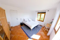 Villa 300m2 with sea view. Sleeps 16. Near St Tropez, Ramatuelle and beaches