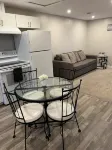 Cozy Suite – Private Entrance, Fast Wi‑Fi & Smart TV – Family & Pet‑Friendly