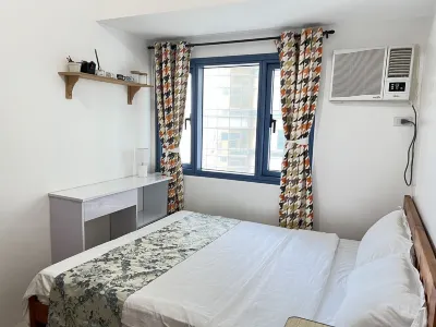 Embassy and Sunset Strip Hotels in Paco