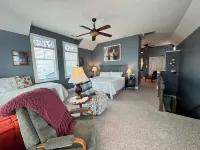 Windsong Beach Cottage- with  Amazing Ocean Views