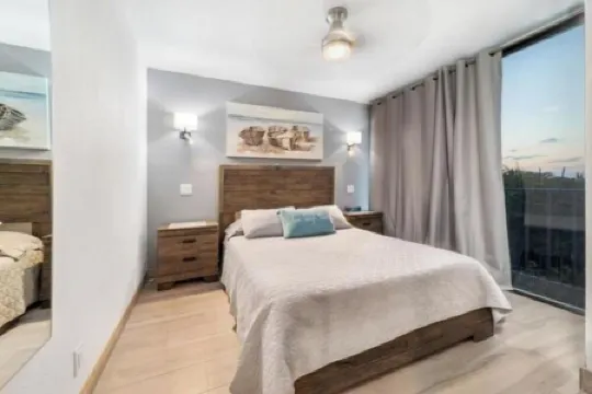 Charming 2-bedroom Beach Access Condo in marvelous Freeport, Lucaya