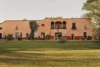 Hacienda Sepulveda Hotel & Spa Hôtels à : 